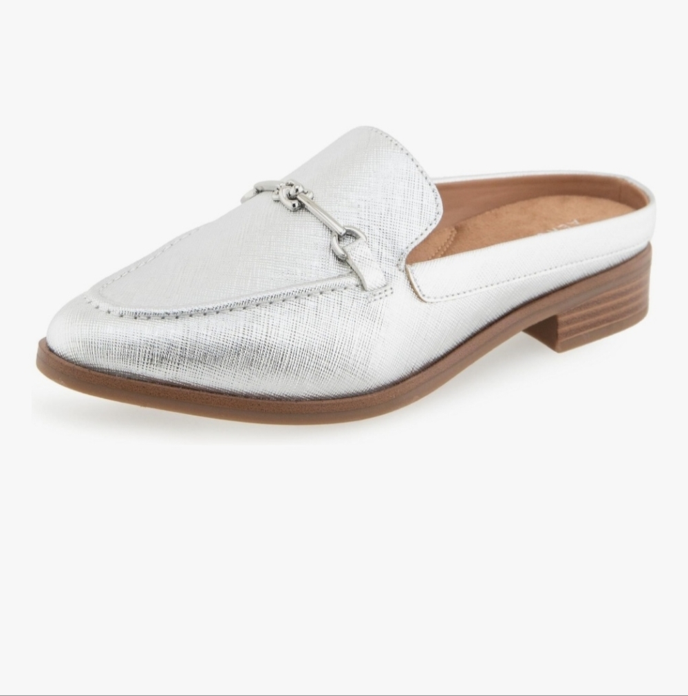 AEROSOLES Metallic Silver Loafers
